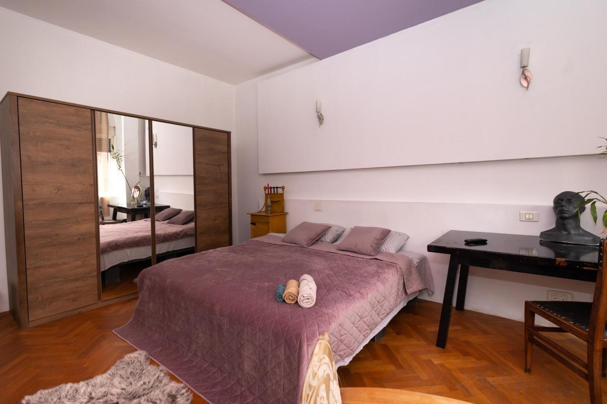 Shared Retro Vintage Luxury Apartment Bucharest Exterior photo