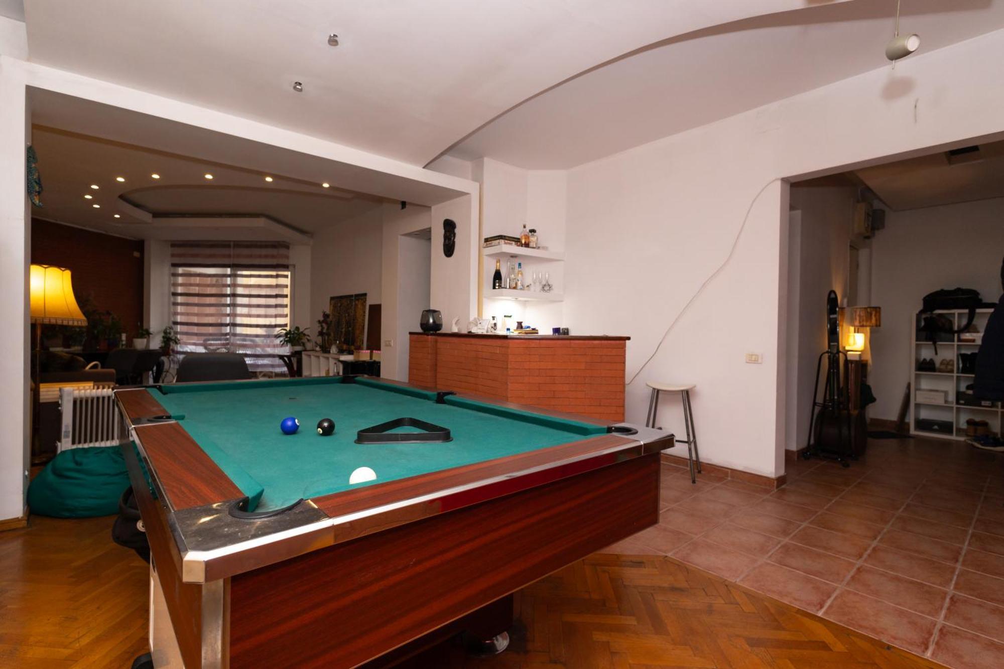 Shared Retro Vintage Luxury Apartment Bucharest Exterior photo