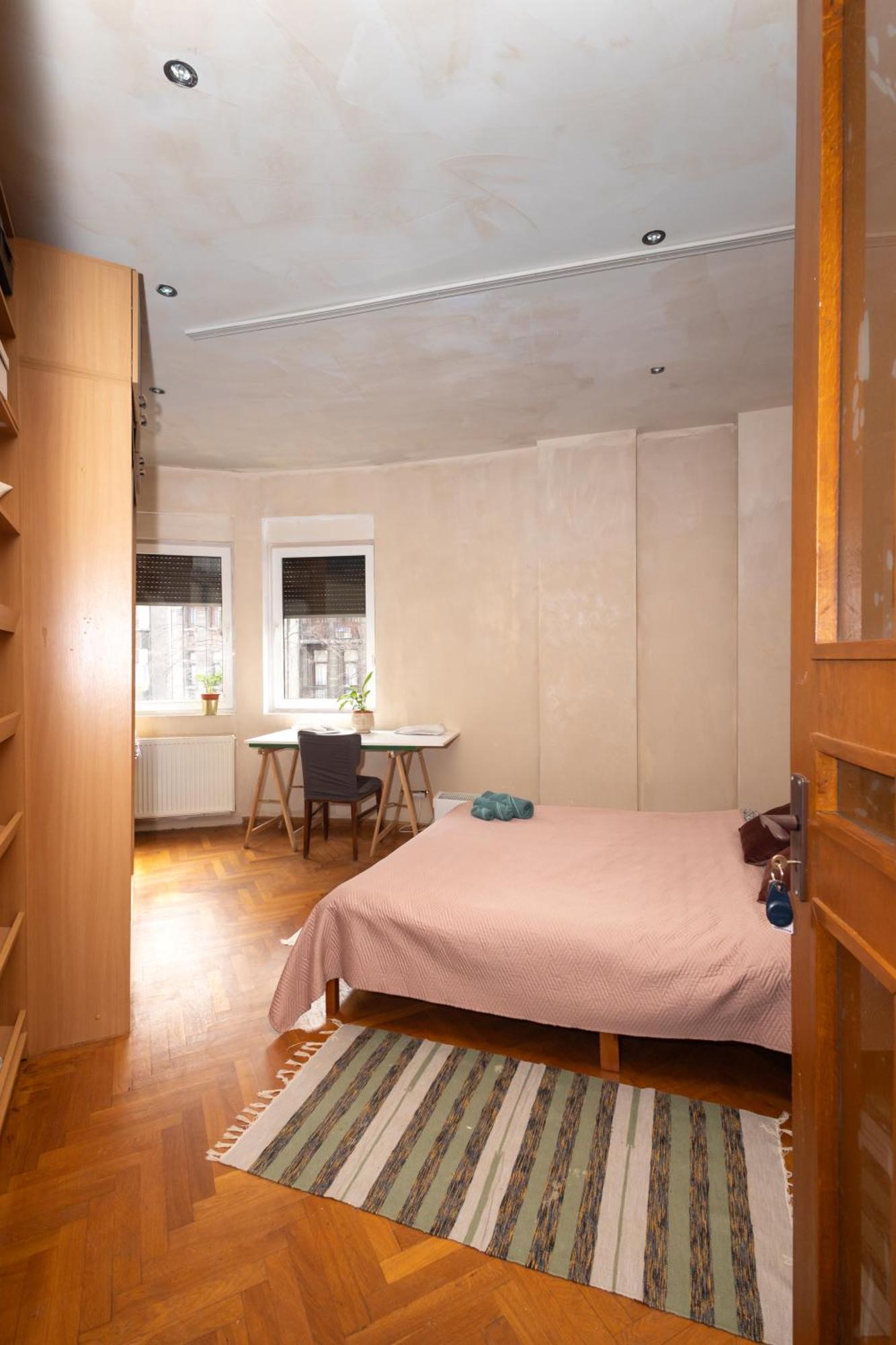 Shared Retro Vintage Luxury Apartment Bucharest Exterior photo