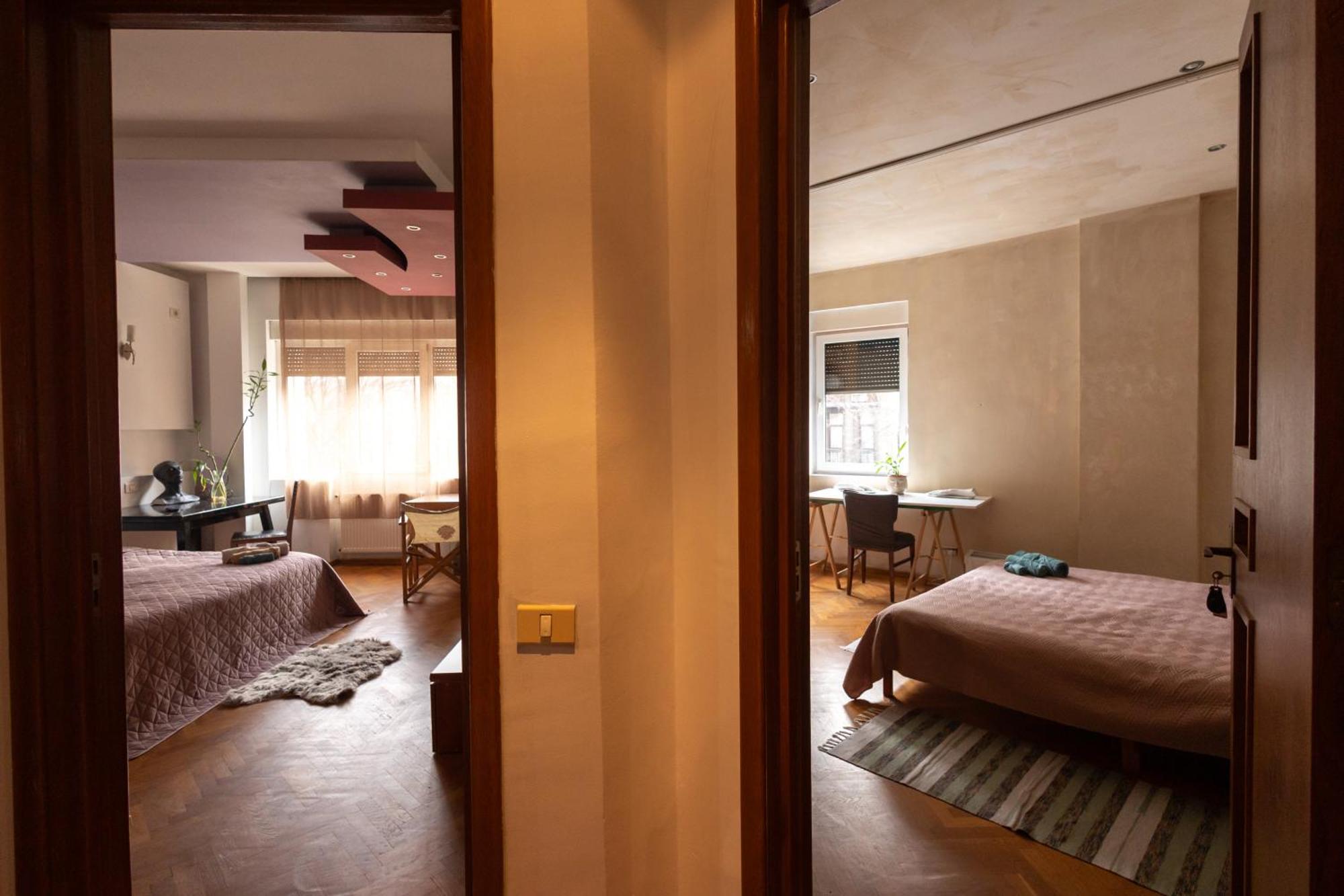 Shared Retro Vintage Luxury Apartment Bucharest Exterior photo